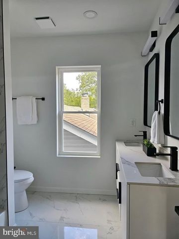 2932 YOST PL NE, Washington, DC 20018