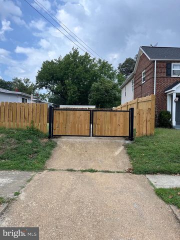 2932 YOST PL NE, Washington, DC 20018