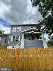 2932 YOST PL NE, Washington, DC 20018