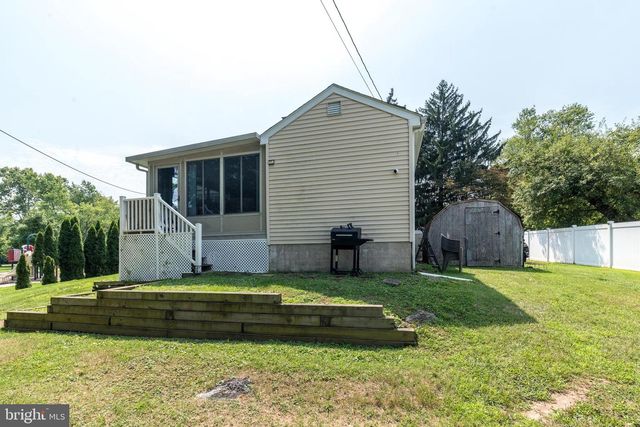 51 SAINT DUNSTANS RD, Hatboro, PA 19040