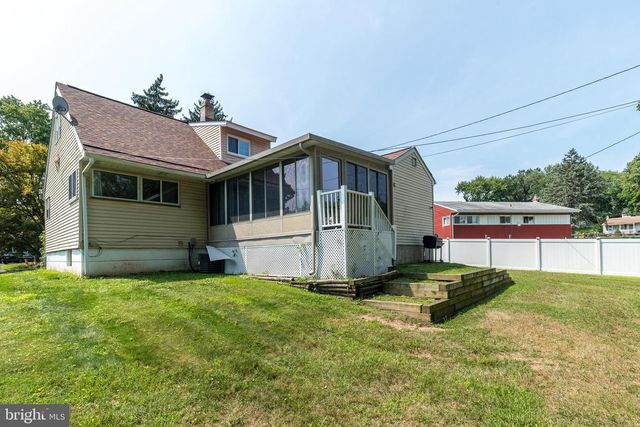 51 SAINT DUNSTANS RD, Hatboro, PA 19040