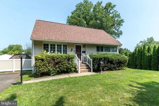 51 SAINT DUNSTANS RD, Hatboro, PA 19040