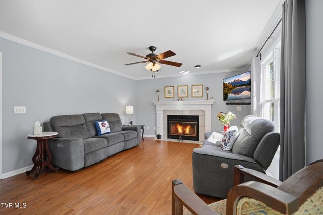 124 Lazy Lane, Gray, TN 37615