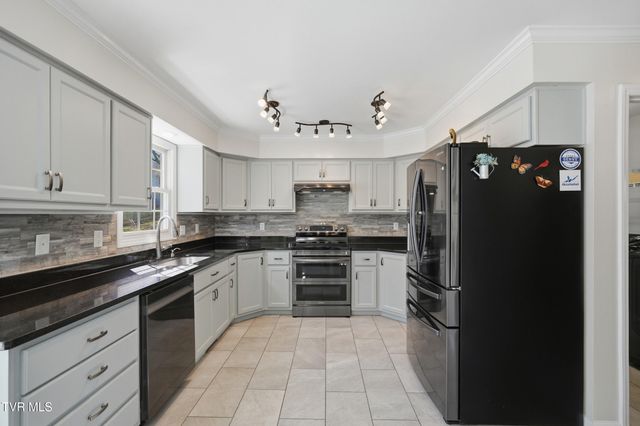 124 Lazy Lane, Gray, TN 37615