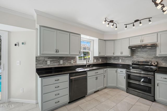 124 Lazy Lane, Gray, TN 37615