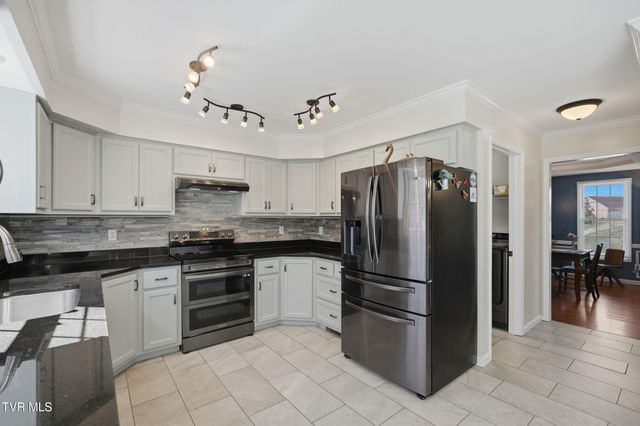 124 Lazy Lane, Gray, TN 37615