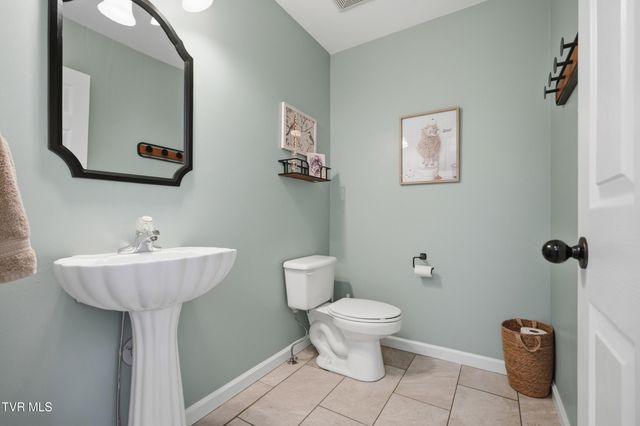 124 Lazy Lane, Gray, TN 37615