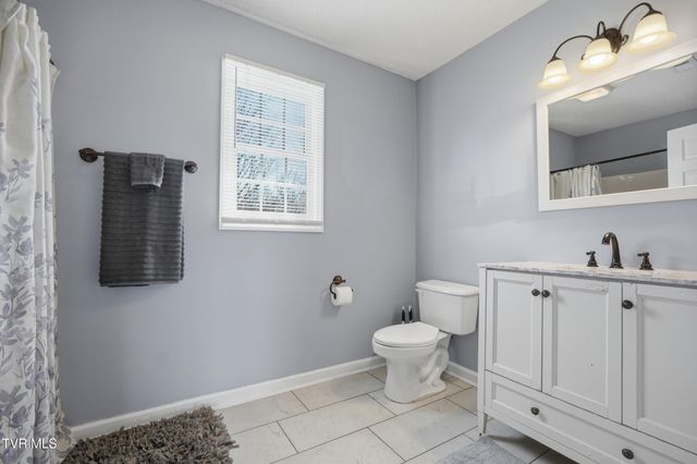 124 Lazy Lane, Gray, TN 37615