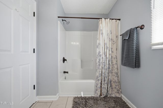 124 Lazy Lane, Gray, TN 37615