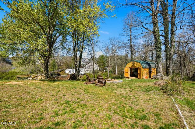 124 Lazy Lane, Gray, TN 37615