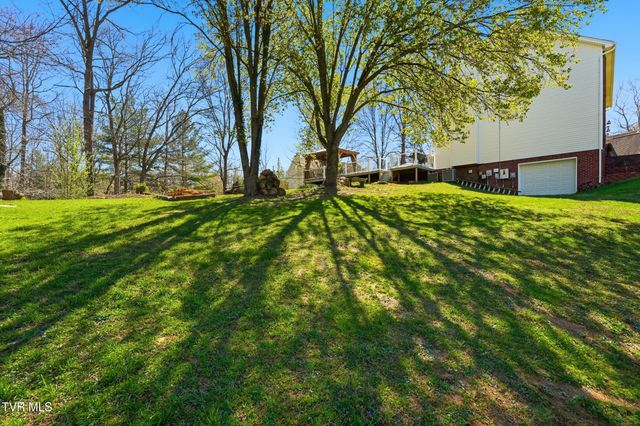 124 Lazy Lane, Gray, TN 37615