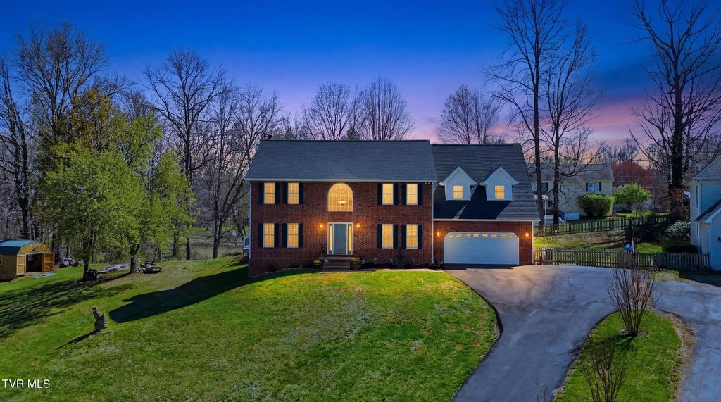 124 Lazy Lane, Gray, TN 37615