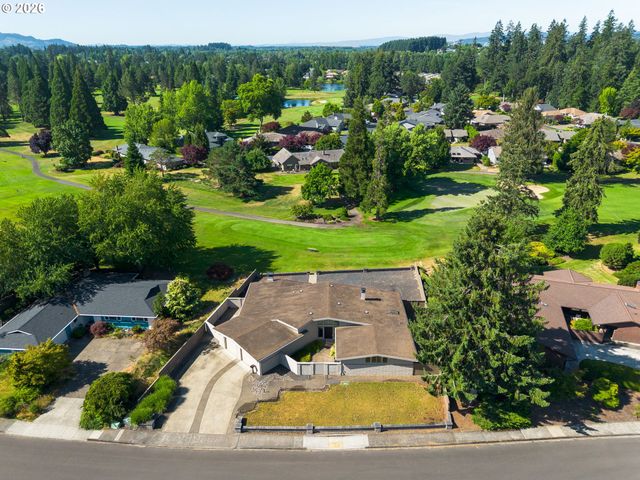 2035 Nw SAINT ANDREWS Dr, Mc Minnville, OR 97128