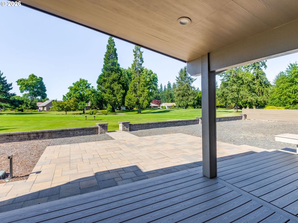 Image 33 of property listing at 2035 Nw SAINT ANDREWS Dr, Mc Minnville, OR 97128