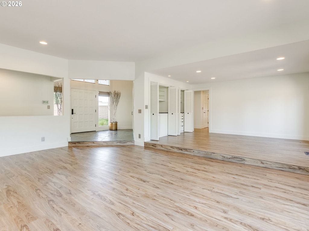Image 9 of property listing at 2035 Nw SAINT ANDREWS Dr, Mc Minnville, OR 97128