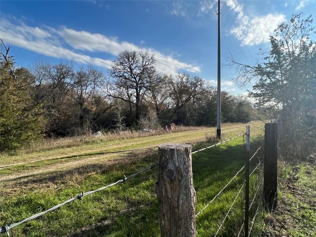 1803 Doe Run Drive, Waelder, TX 78959