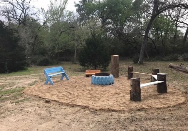 1803 Doe Run Drive, Waelder, TX 78959