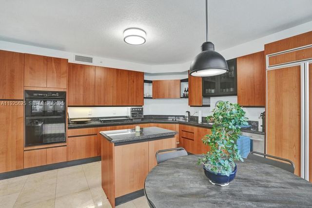 17555 Collins Ave 704, Sunny Isles Beach, FL 33160