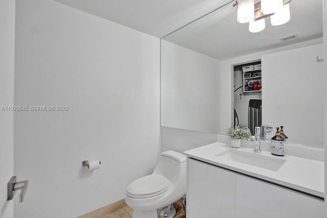 17555 Collins Ave 704, Sunny Isles Beach, FL 33160