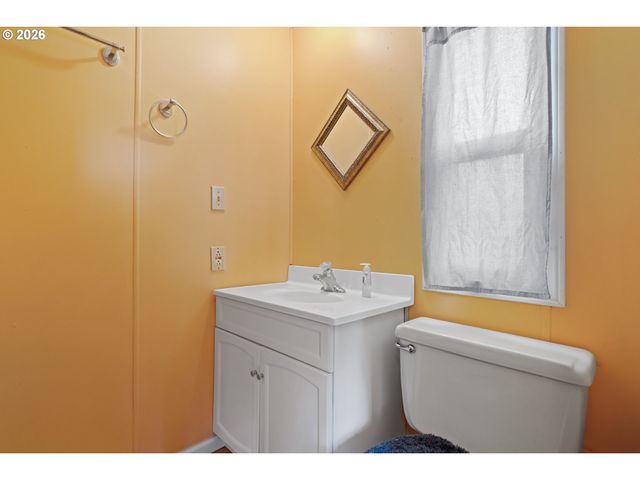 7080 THURSTON Rd 02, Springfield, OR 97478