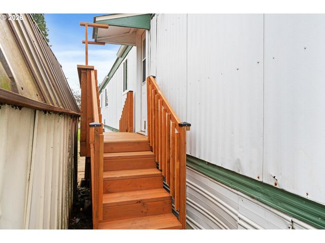 7080 THURSTON Rd 02, Springfield, OR 97478