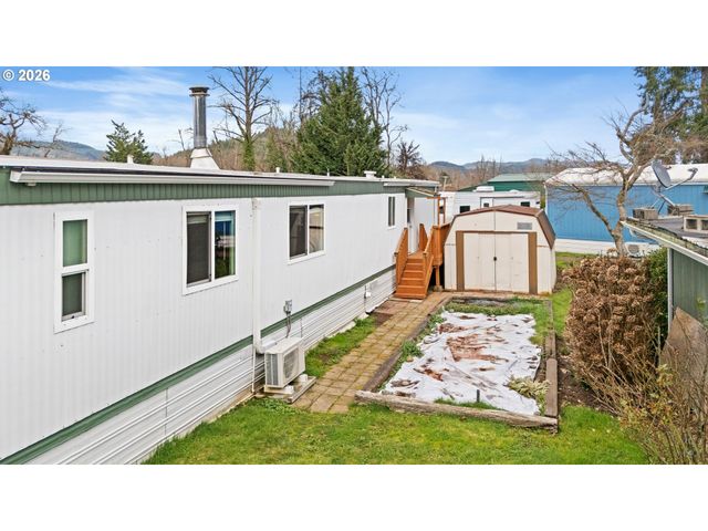 7080 THURSTON Rd 02, Springfield, OR 97478