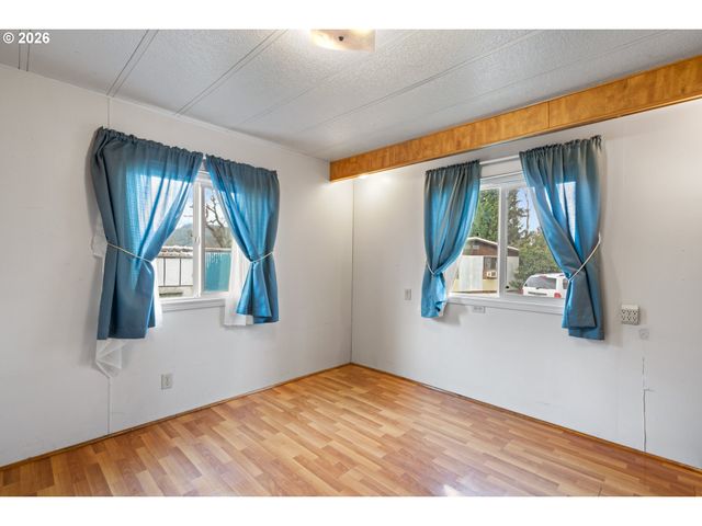 7080 THURSTON Rd 02, Springfield, OR 97478