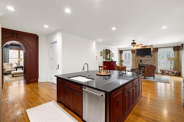 2252 Parkwood Place Court SE, Smyrna, GA 30080