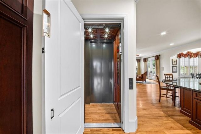 2252 Parkwood Place Court SE, Smyrna, GA 30080