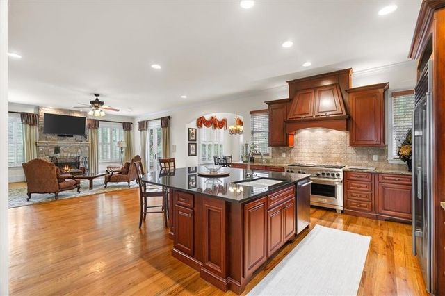 2252 Parkwood Place Court SE, Smyrna, GA 30080