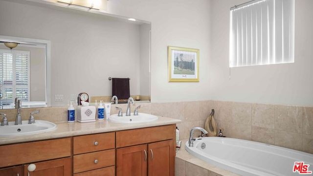 2240 S Beverly Glen Boulevard 103, Los Angeles, CA 90064