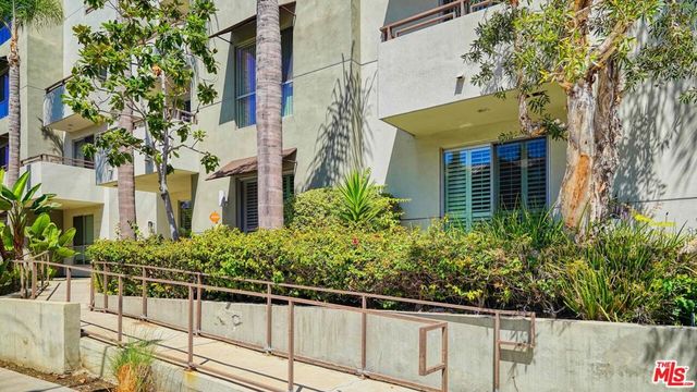 2240 S Beverly Glen Boulevard 103, Los Angeles, CA 90064