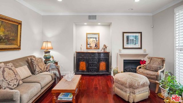 2240 S Beverly Glen Boulevard 103, Los Angeles, CA 90064