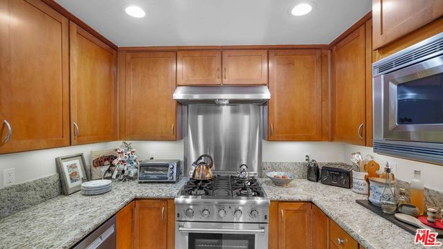 2240 S Beverly Glen Boulevard 103, Los Angeles, CA 90064