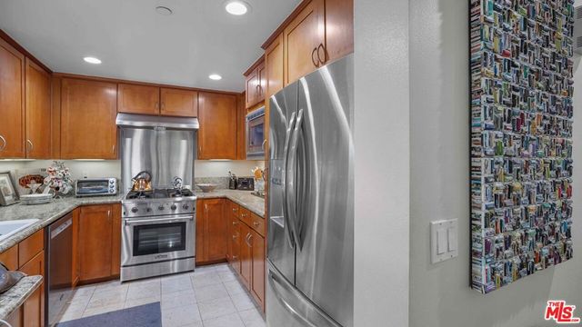 2240 S Beverly Glen Boulevard 103, Los Angeles, CA 90064