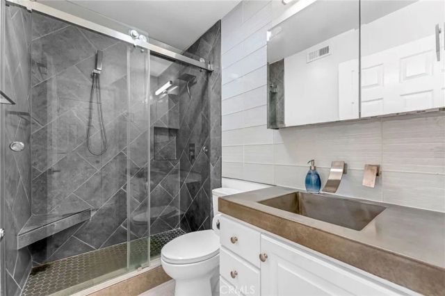 15 Laconia, Irvine, CA 92614