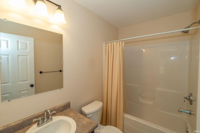 56862 Moyer Lane, Elkhart, IN 46516