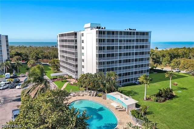 5 Bluebill AVE 410, Naples, FL 34108