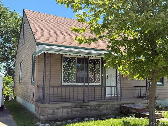 24646 Grove Avenue, Eastpointe, MI 48021