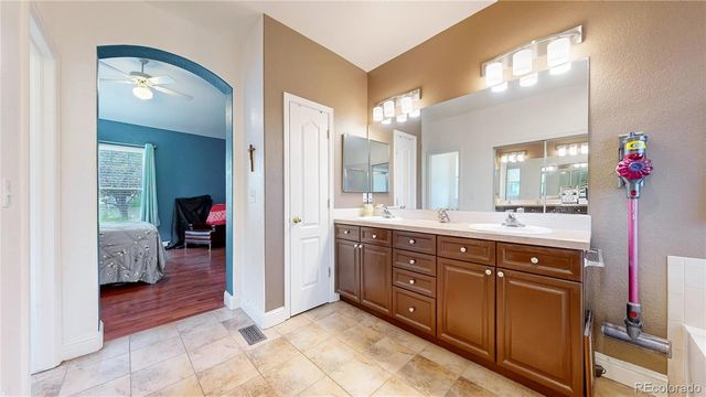 5121 Mt Arapaho Circle, Longmont, CO 80504