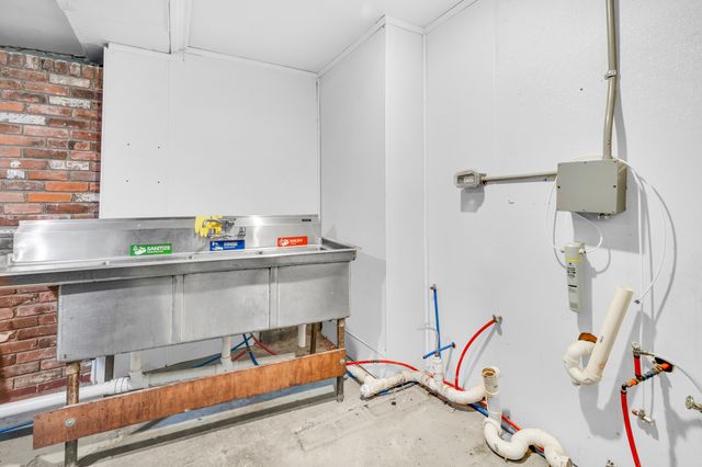 720 Main Street, Winchester, CT 06098