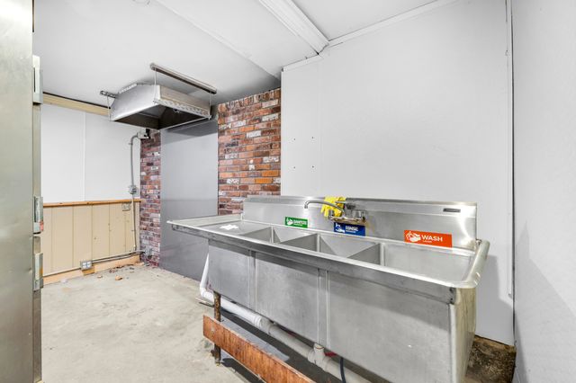 720 Main Street, Winchester, CT 06098