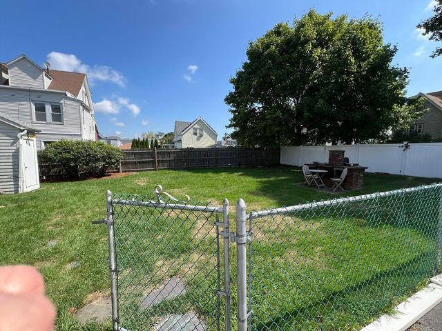 217 Cross 1, Malden, MA 02148