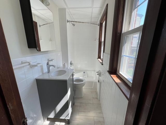 217 Cross 1, Malden, MA 02148