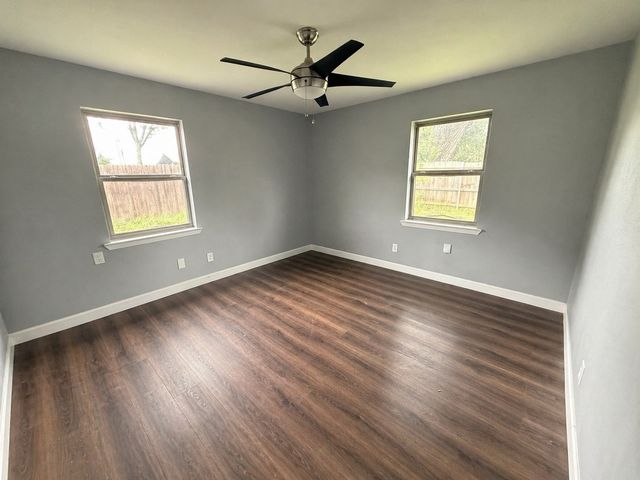 812 Irwin Drive, Hurst, TX 76053