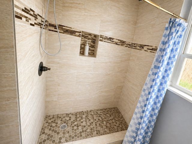 812 Irwin Drive, Hurst, TX 76053