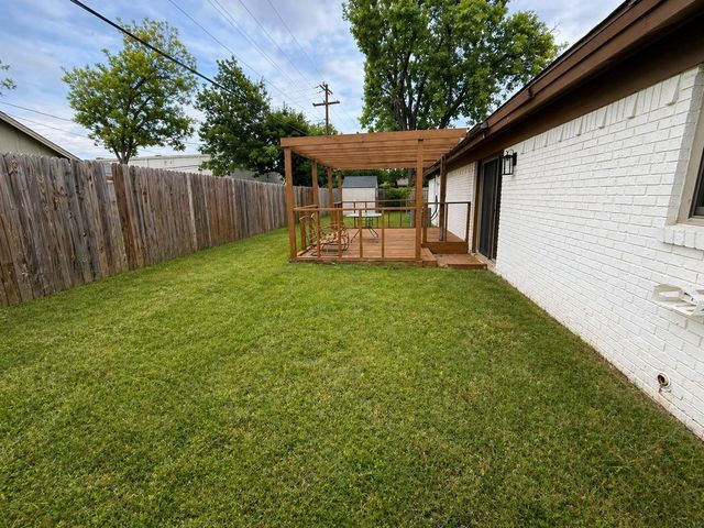 812 Irwin Drive, Hurst, TX 76053