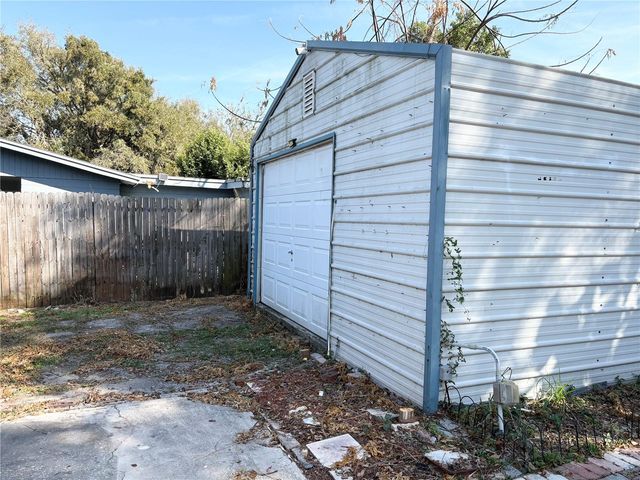 4209 E HANNA AVENUE, Tampa, FL 33610