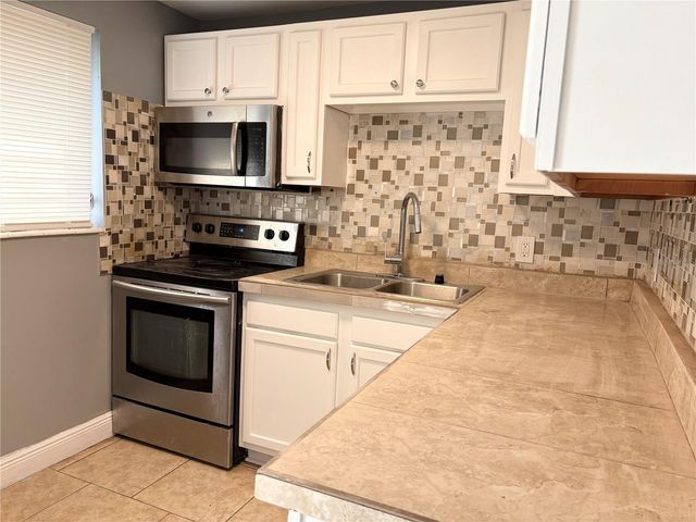 4209 E HANNA AVENUE, Tampa, FL 33610