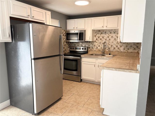 4209 E HANNA AVENUE, Tampa, FL 33610